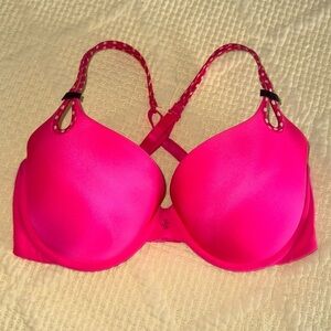 Victoria’s Sexy little things  Bra 34DD Pink with polka dot accent.🩷🖤🛒